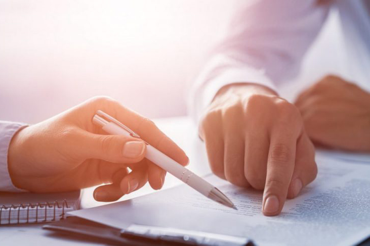 مدیریت و تنظیم قراردادها، اسناد و مکاتبات