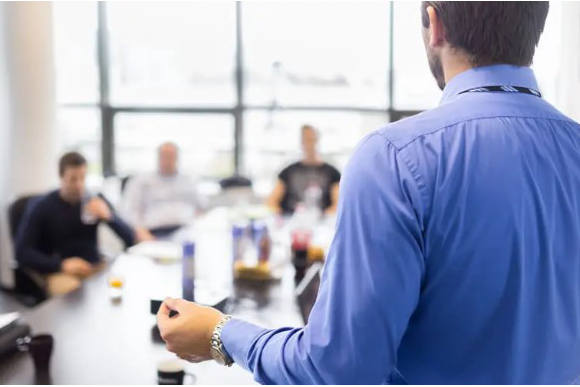 آموزش گروهی و مشاوره سازمانی